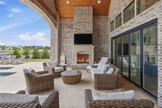 6215 Lakeside Drive, Fort Worth, TX 76179