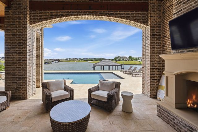 6215 Lakeside Drive, Fort Worth, TX 76179