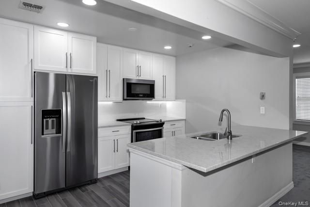 81 Secatogue Avenue 12, Farmingdale, NY 11735