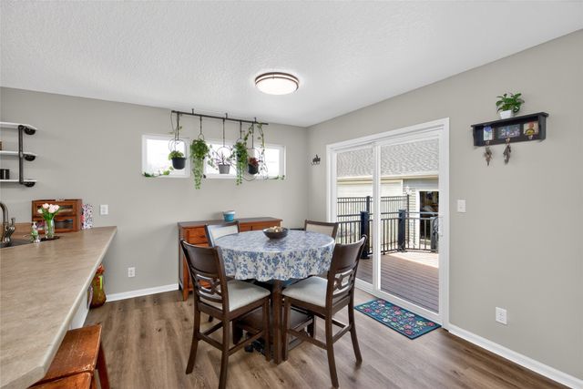 5890 Scenic View Drive, Pleasant Hill, IA 50327