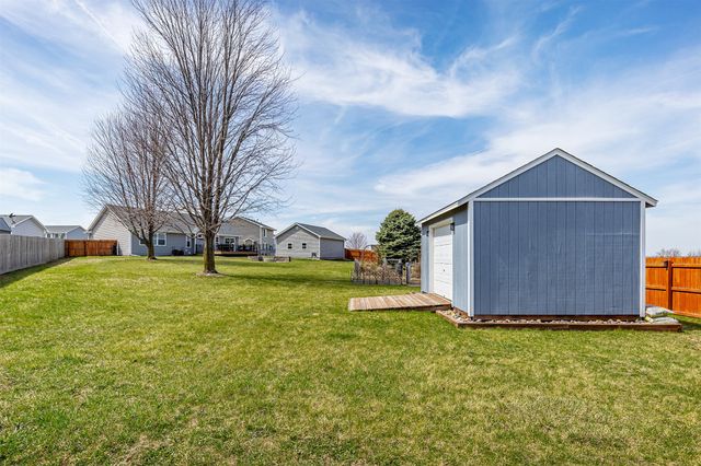 5890 Scenic View Drive, Pleasant Hill, IA 50327