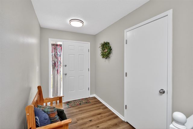 5890 Scenic View Drive, Pleasant Hill, IA 50327