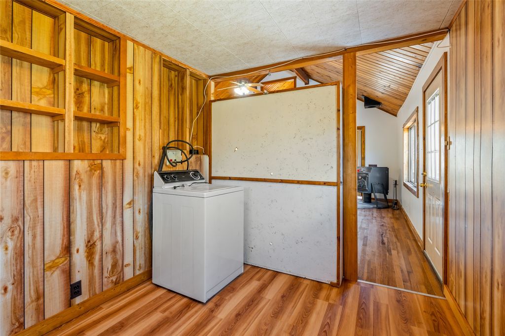 Image 16 of property listing at 1499 San Diego Loop, Jemez Springs, NM 87025