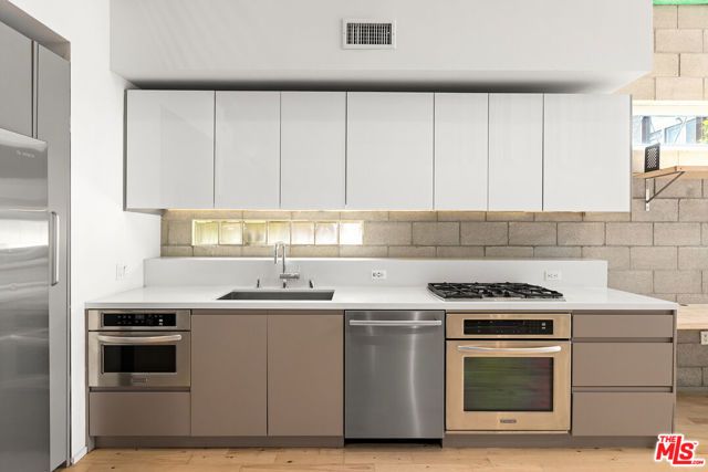 3450 Cahuenga Boulevard 607, Los Angeles, CA 90068