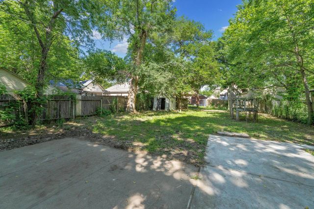 1254 N Lewellen St, Wichita, KS 67203