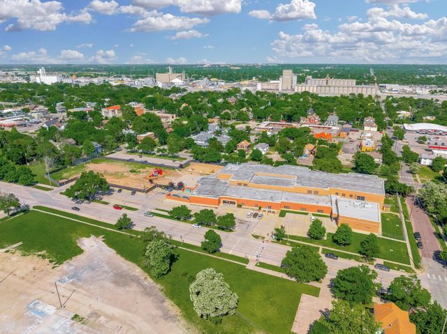 1254 N Lewellen St, Wichita, KS 67203