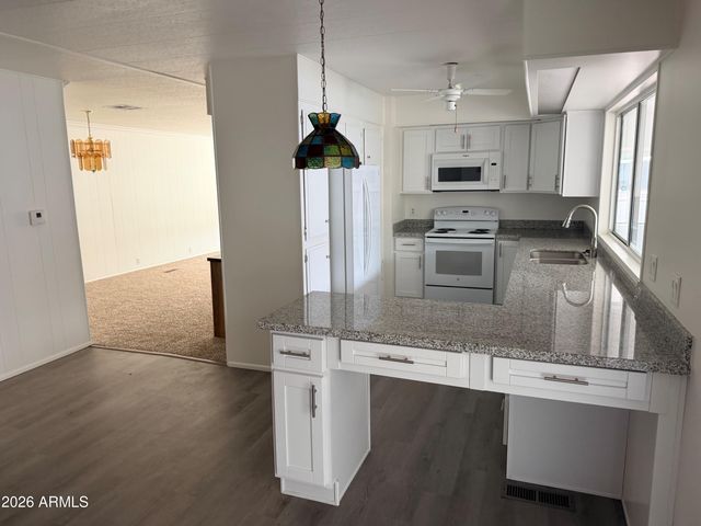 358 S ALVARO Circle, Mesa, AZ 85206