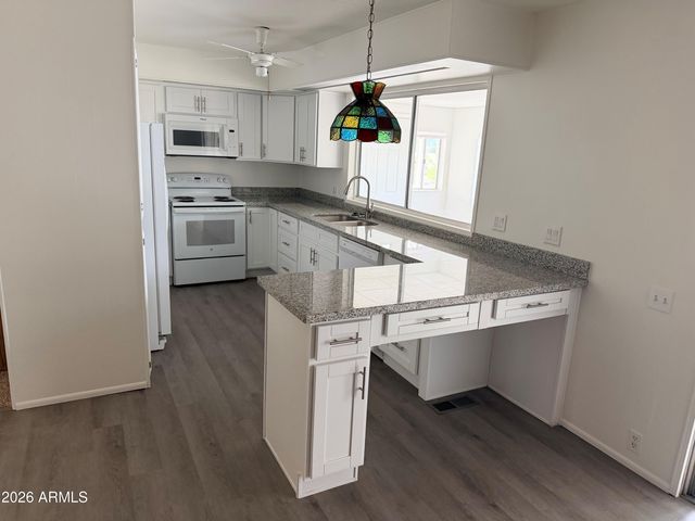 358 S ALVARO Circle, Mesa, AZ 85206