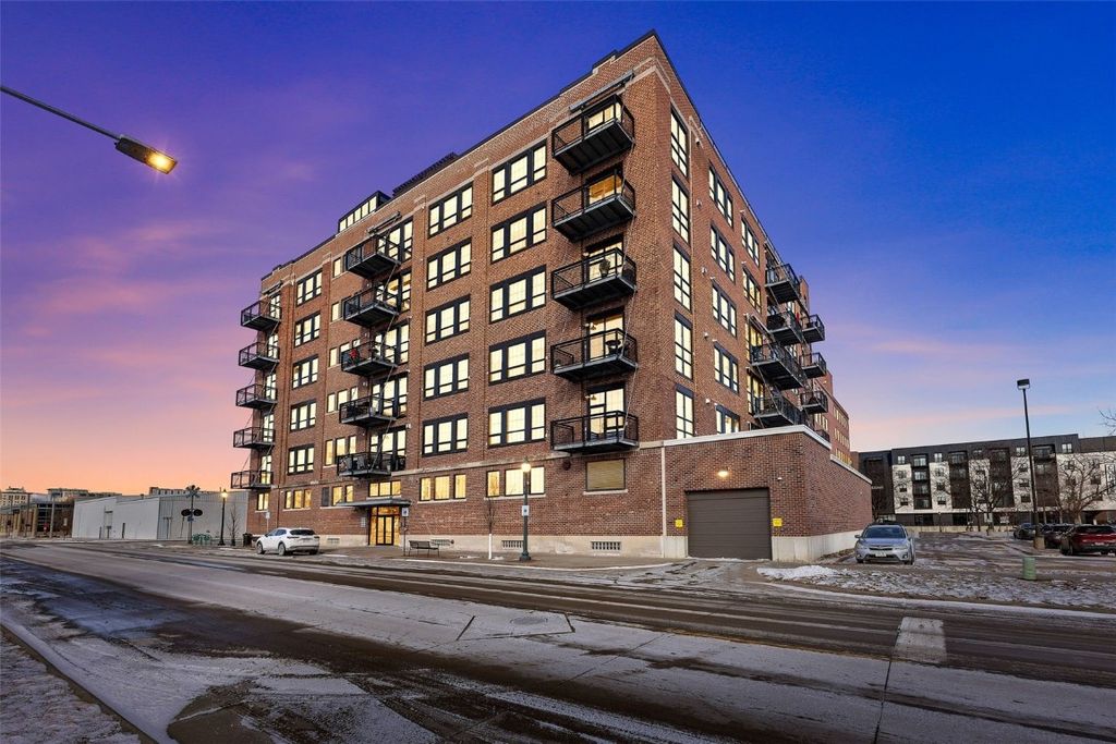 900 2nd Street SE 204, Cedar Rapids, IA 52401