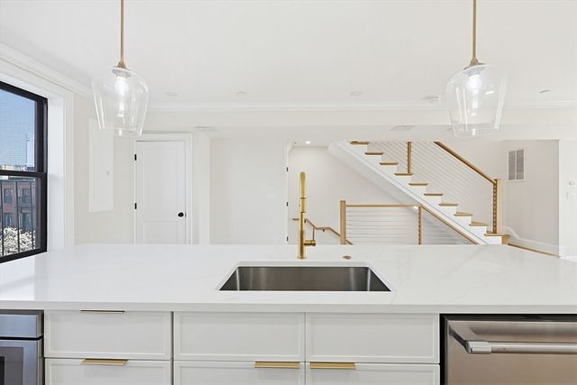 667 Tremont PH, Boston, MA 02118