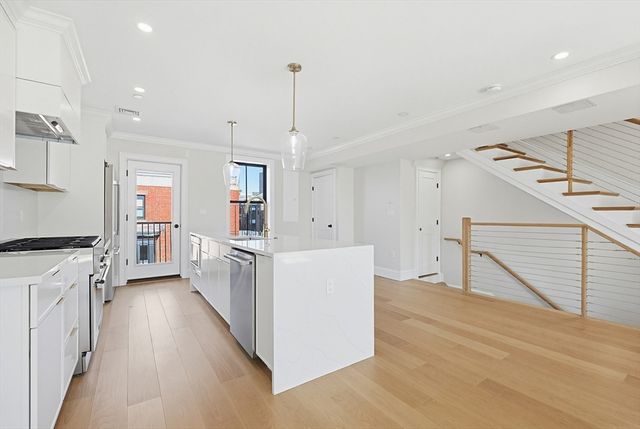 667 Tremont PH, Boston, MA 02118