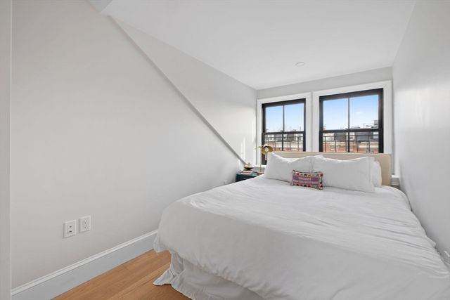 667 Tremont PH, Boston, MA 02118