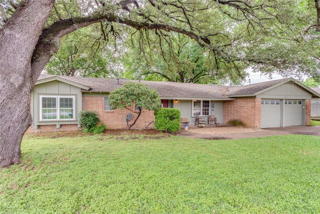 6909 Chickering Road, Fort Worth, TX 76116