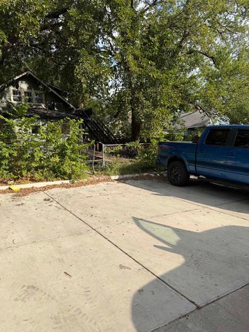 325 N Green, Wichita, KS 67214