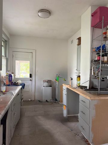 325 N Green, Wichita, KS 67214