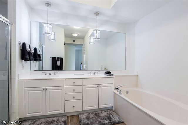 400 Flagship DR 401, Naples, FL 34108
