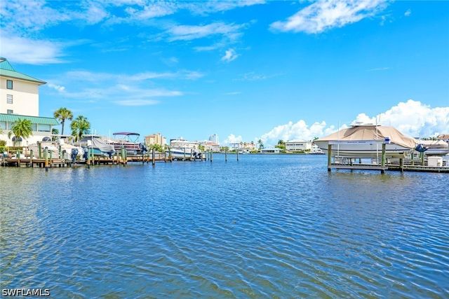 400 Flagship DR 401, Naples, FL 34108