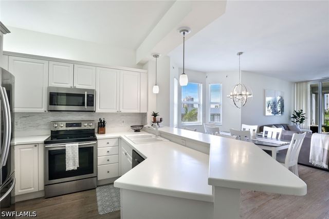 400 Flagship DR 401, Naples, FL 34108