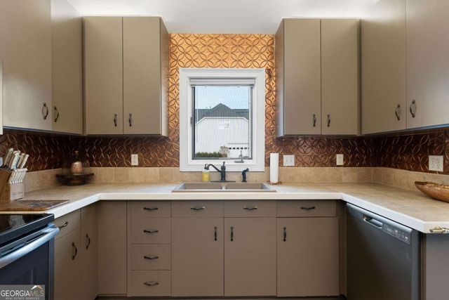 15 Saddlebrook Drive SE, Rome, GA 30161