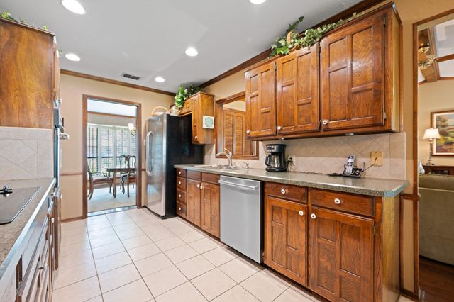 1502 Surry Place Drive, Cleburne, TX 76033