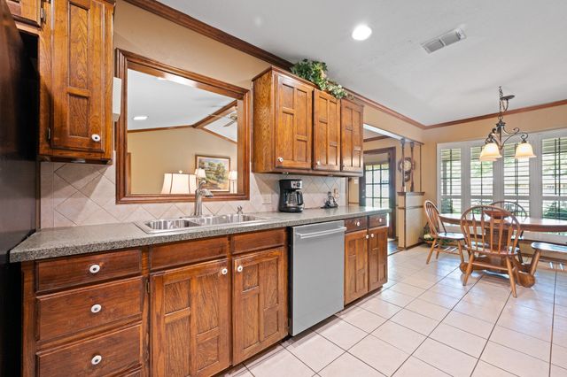 1502 Surry Place Drive, Cleburne, TX 76033