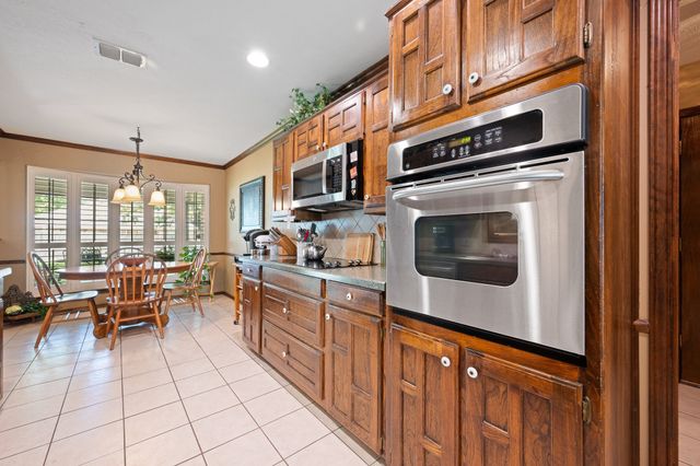 1502 Surry Place Drive, Cleburne, TX 76033