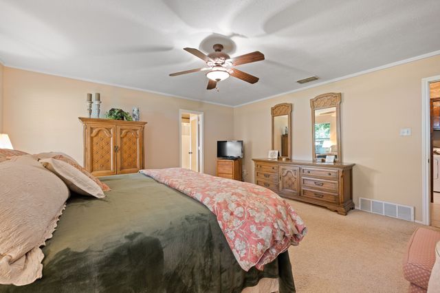 1502 Surry Place Drive, Cleburne, TX 76033