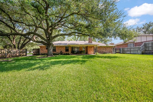 1502 Surry Place Drive, Cleburne, TX 76033