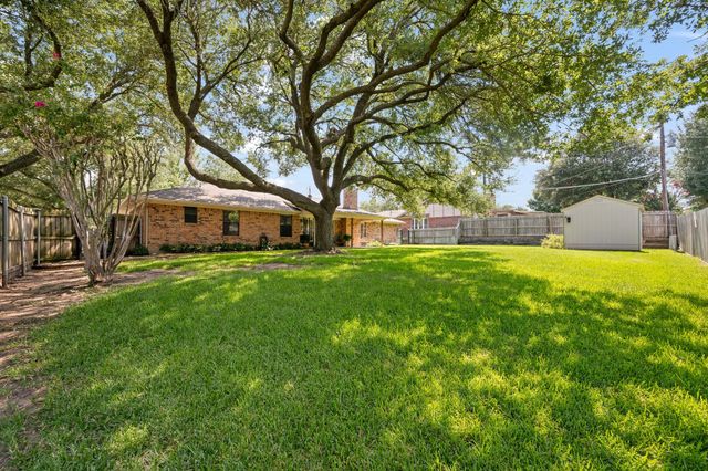 1502 Surry Place Drive, Cleburne, TX 76033