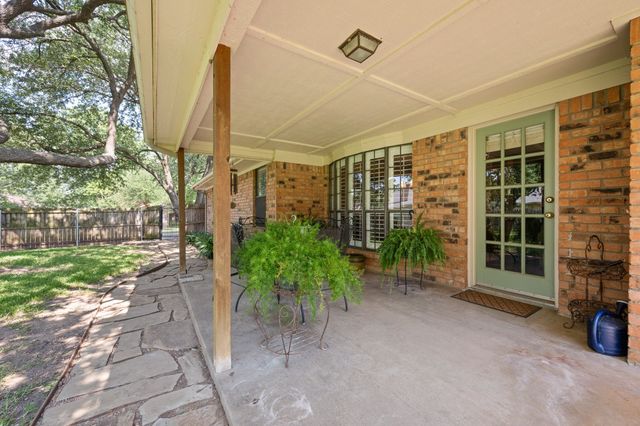 1502 Surry Place Drive, Cleburne, TX 76033