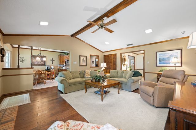 1502 Surry Place Drive, Cleburne, TX 76033