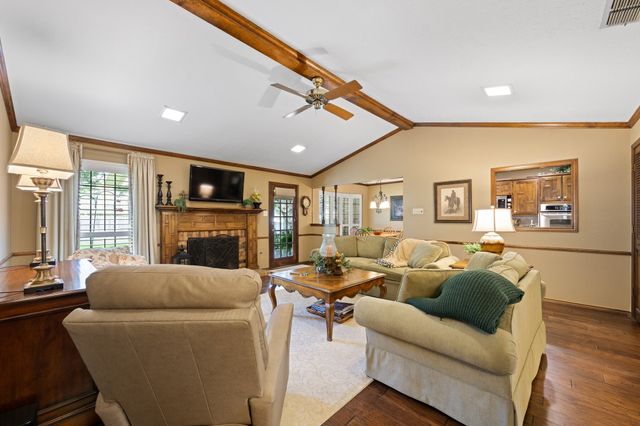 1502 Surry Place Drive, Cleburne, TX 76033