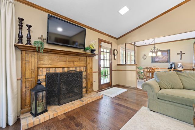 1502 Surry Place Drive, Cleburne, TX 76033