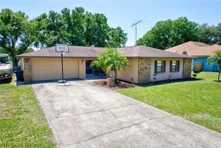 2211 Pinewood Boulevard, Sebring, FL 33870