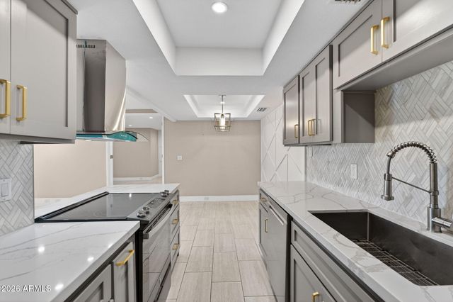 7557 N DREAMY DRAW Drive 264, Phoenix, AZ 85020