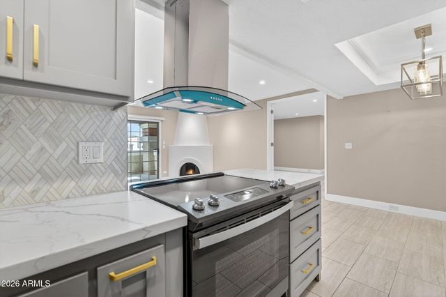 7557 N DREAMY DRAW Drive 264, Phoenix, AZ 85020