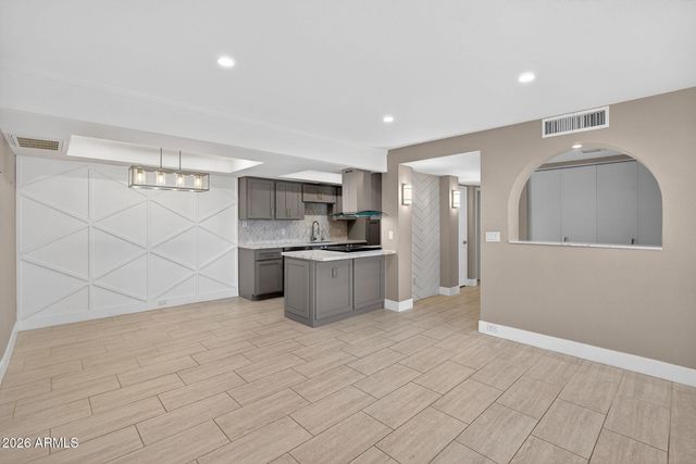 7557 N DREAMY DRAW Drive 264, Phoenix, AZ 85020