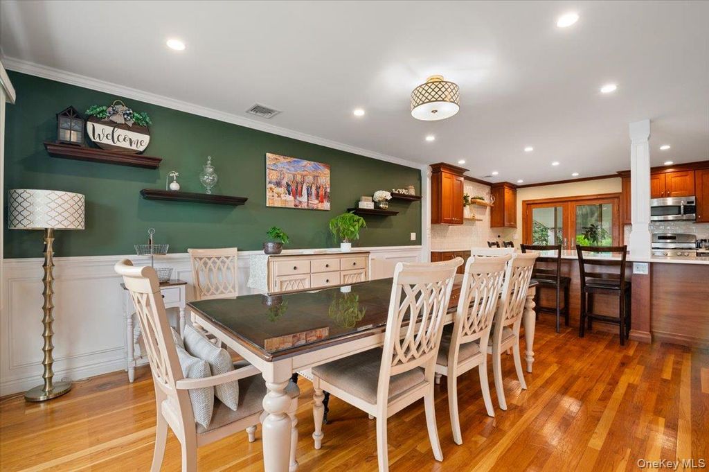 84 Cedar Drive, Farmingdale, NY 11735 — photo 4