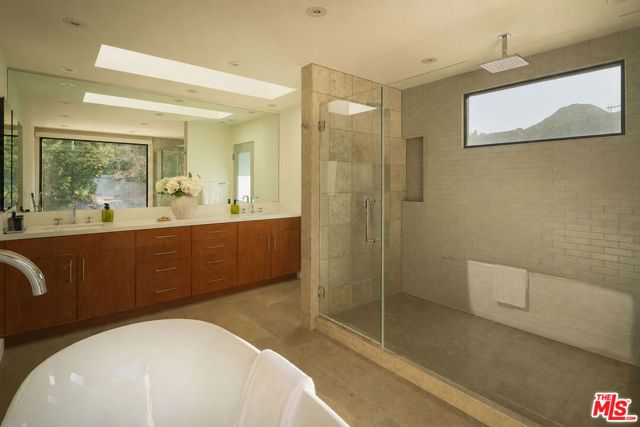 8540 Hedges Way, Los Angeles, CA 90069