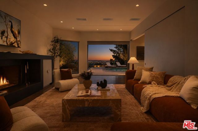 8540 Hedges Way, Los Angeles, CA 90069