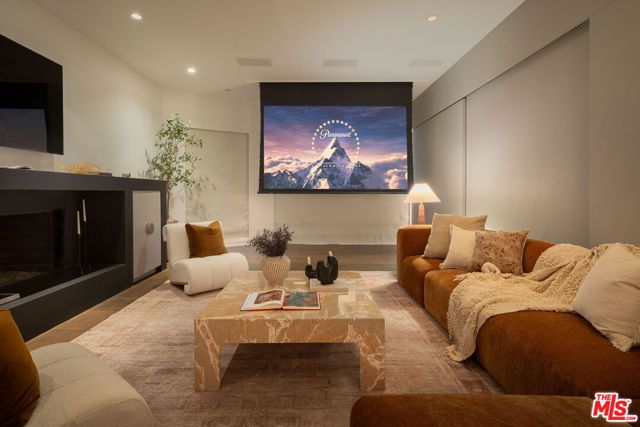 8540 Hedges Way, Los Angeles, CA 90069
