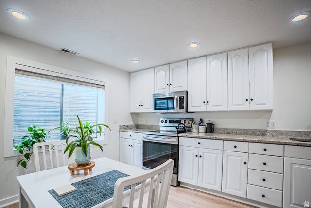 12008 S REEVES LN, Riverton, UT 84065