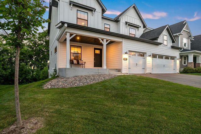 107 Maple Terrace, Waconia, MN 55387