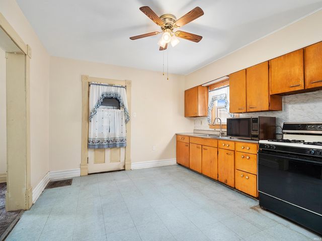 1914 Guilford Street, Huntington, IN 46750