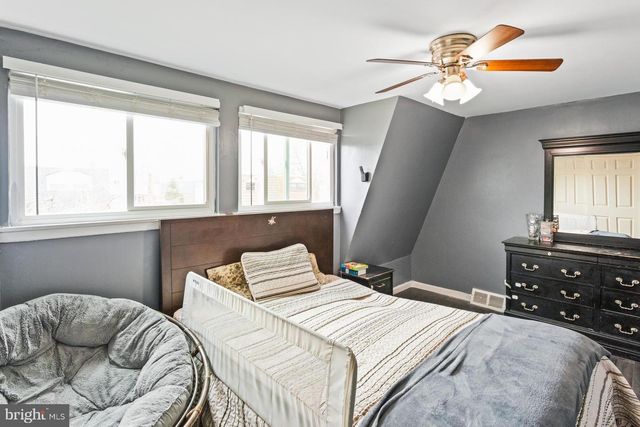 1043 FOSTER ST, Philadelphia, PA 19116