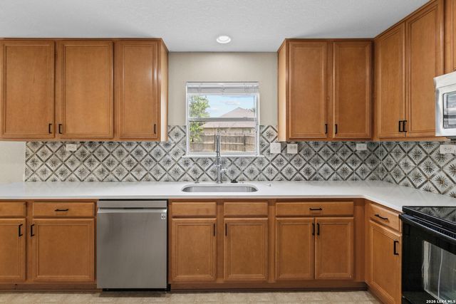 5747 COLUMBIA DR, Cibolo, TX 78108