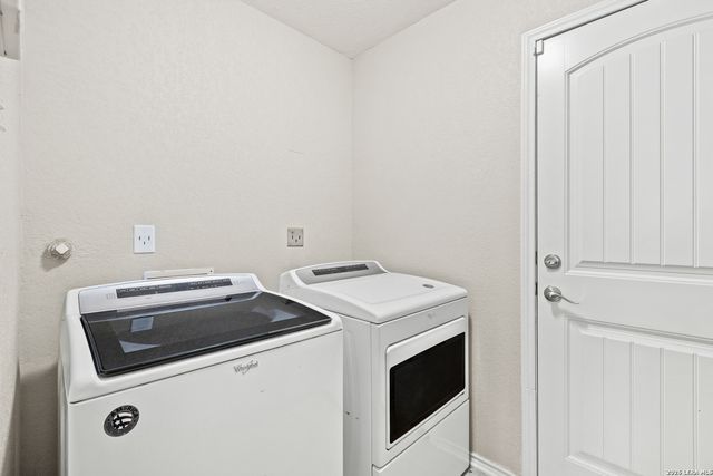 5747 COLUMBIA DR, Cibolo, TX 78108