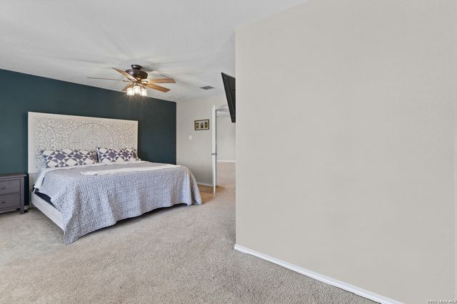 5747 COLUMBIA DR, Cibolo, TX 78108
