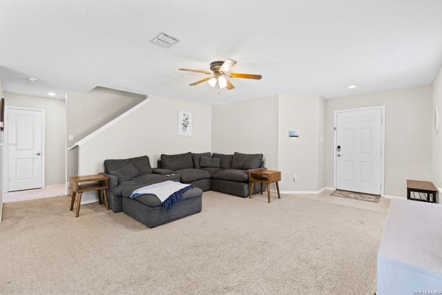 5747 COLUMBIA DR, Cibolo, TX 78108