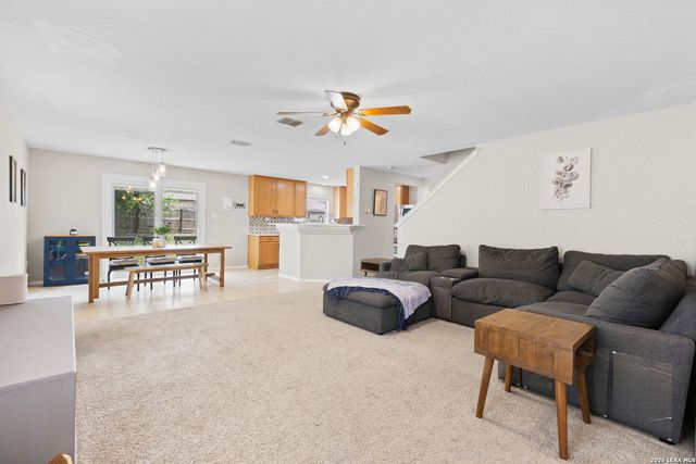5747 COLUMBIA DR, Cibolo, TX 78108